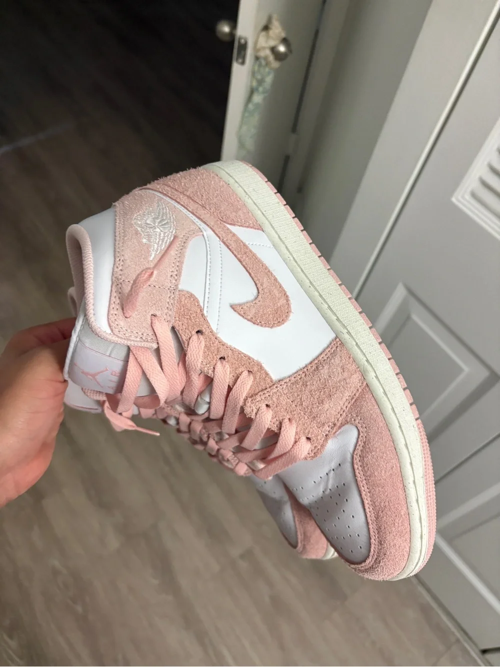 Jordan mid se legend Pink sail and White Sneakers